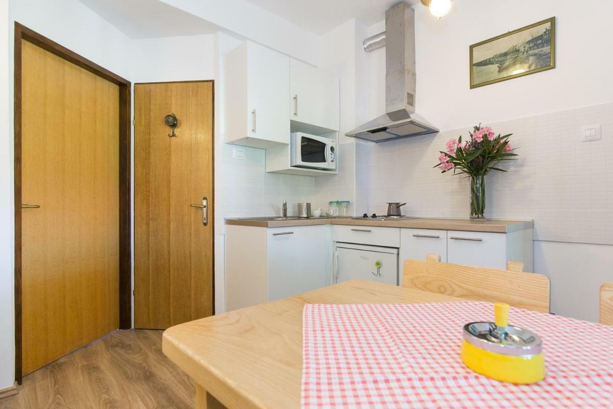 Pape Punat Apartmani I Sobe Exterior photo