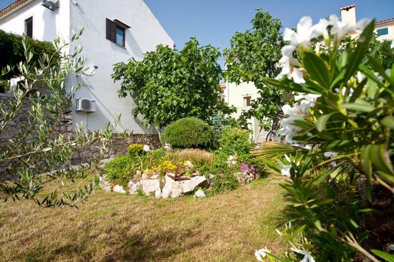 Pape Punat Apartmani I Sobe Exterior photo